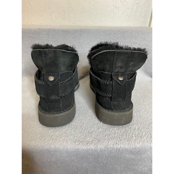 UGG McKay Black Sheepskin Chelsea Ankle Boots Womens Size 5.5 Cozy Winter - Picture 5 of 8
